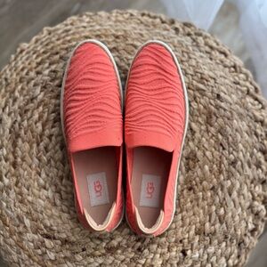 UGG Sammy Wavy slip-on sneaker 8.5